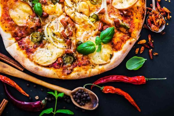  Déguster une pizza italienne cuite au feu de bois - Annemasse - La Calabraise