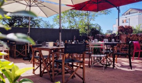 Restaurant avec terrasse ombragée - La Calabraise à Annemasse